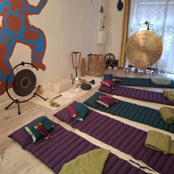 gallery-item