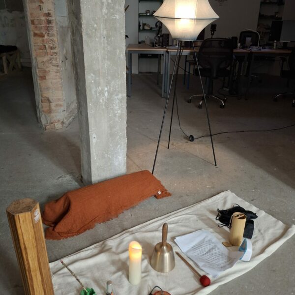 gallery-item